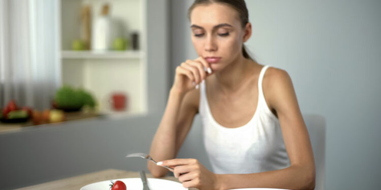 Yeme Bozukluğu Nedir ? ve Beslenme Tedavisi Nasıldır?